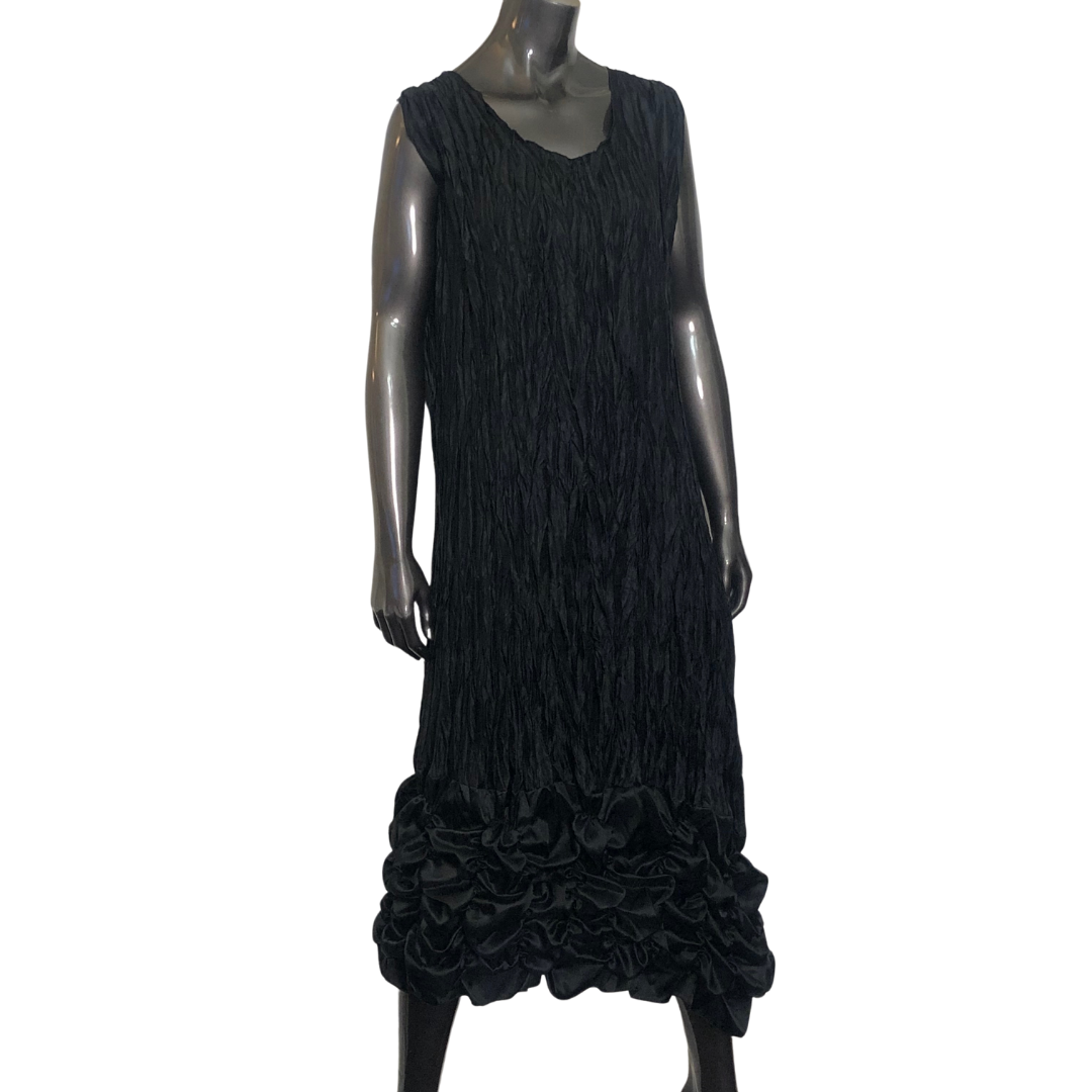 Spring Pompei Dress - Black/Black
Hand-made from crushed dupioni silk and designed to look amazing on figures in all shapes and sizes. This is a dress that floats over the body, curving but not too close. Flattering over full hips, easy to wear. Comes more than 20 colors to blend artfully with your favorite jacket or bolero. Contact us about additional colors. Fabric & Care Crushed dupioni silk Dry clean only NOTE: Contact us for additional colors and special order details. Special orders require 30% deposi