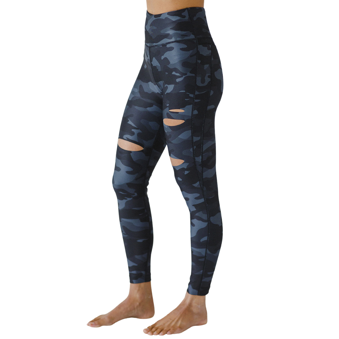 Kira Grace Slashed 7 8 Yoga Legging Silver Camo Medium