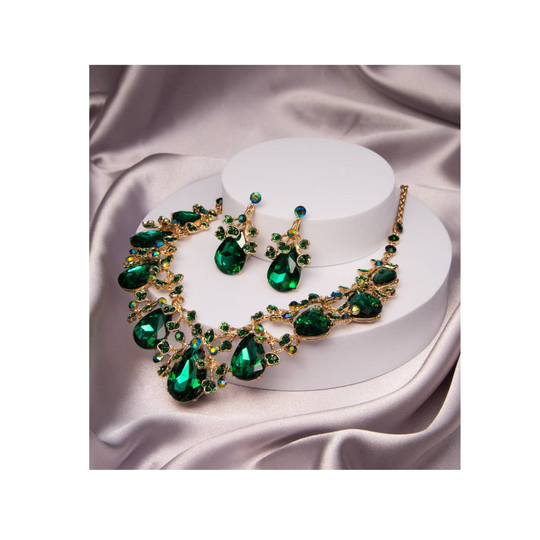 Rhinestone Embellished Teardrop Cut Crystal Necklace Set: Gold Green