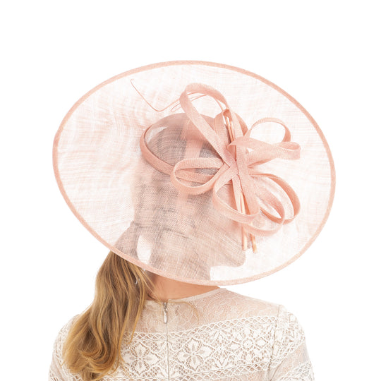 Pinker Sinamay-Fascinator-Haarreif mit Schlaufendetail