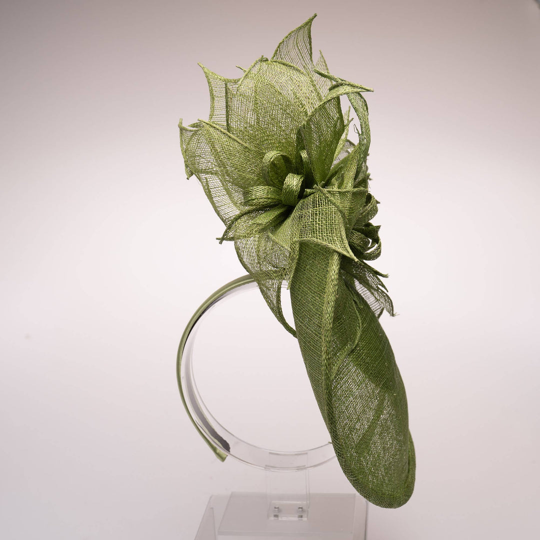 Sinamay Blumen-Fascinator mit Ober- und Unterteil: Limette