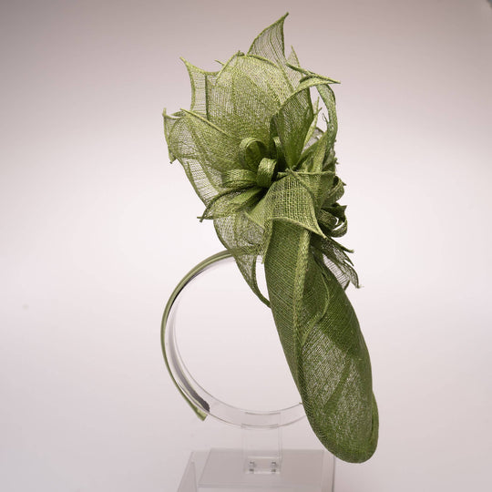Sinamay Blumen-Fascinator mit Ober- und Unterteil: Limette