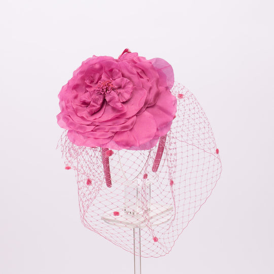 Gelber Seidenblumen-Schleier-Fascinator-Kamm