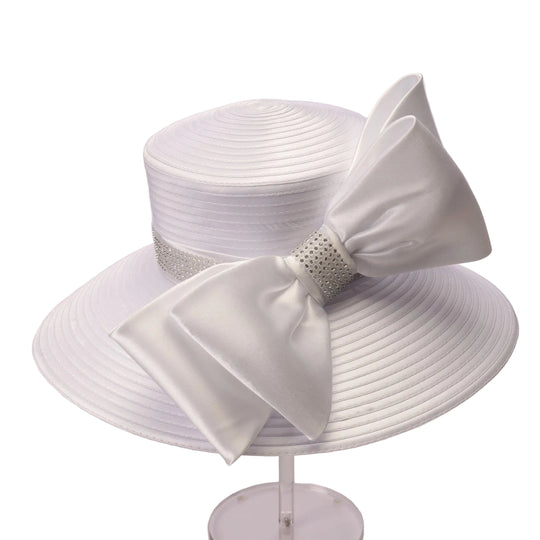 White hat with a large bow on a white background