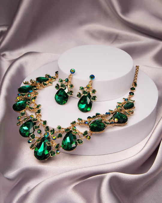 Rhinestone Embellished Teardrop Cut Crystal Necklace Set: Gold Green