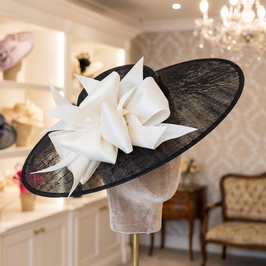 Magnolia Garden Sinamay Saucer Fascinator - Black White