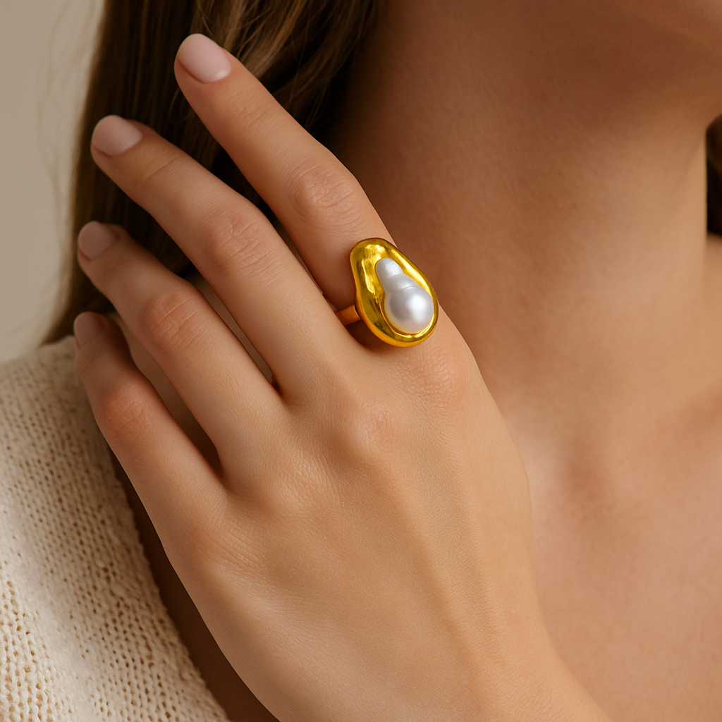 “Lifestyle photo Seaside Ring on model’s hand – elegant coastal jewelry”