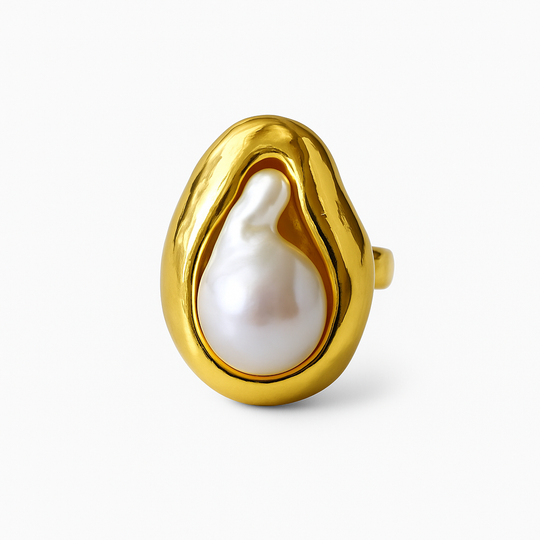 “Seaside Ring gold-plated stainless steel with sea pearl – front view”
