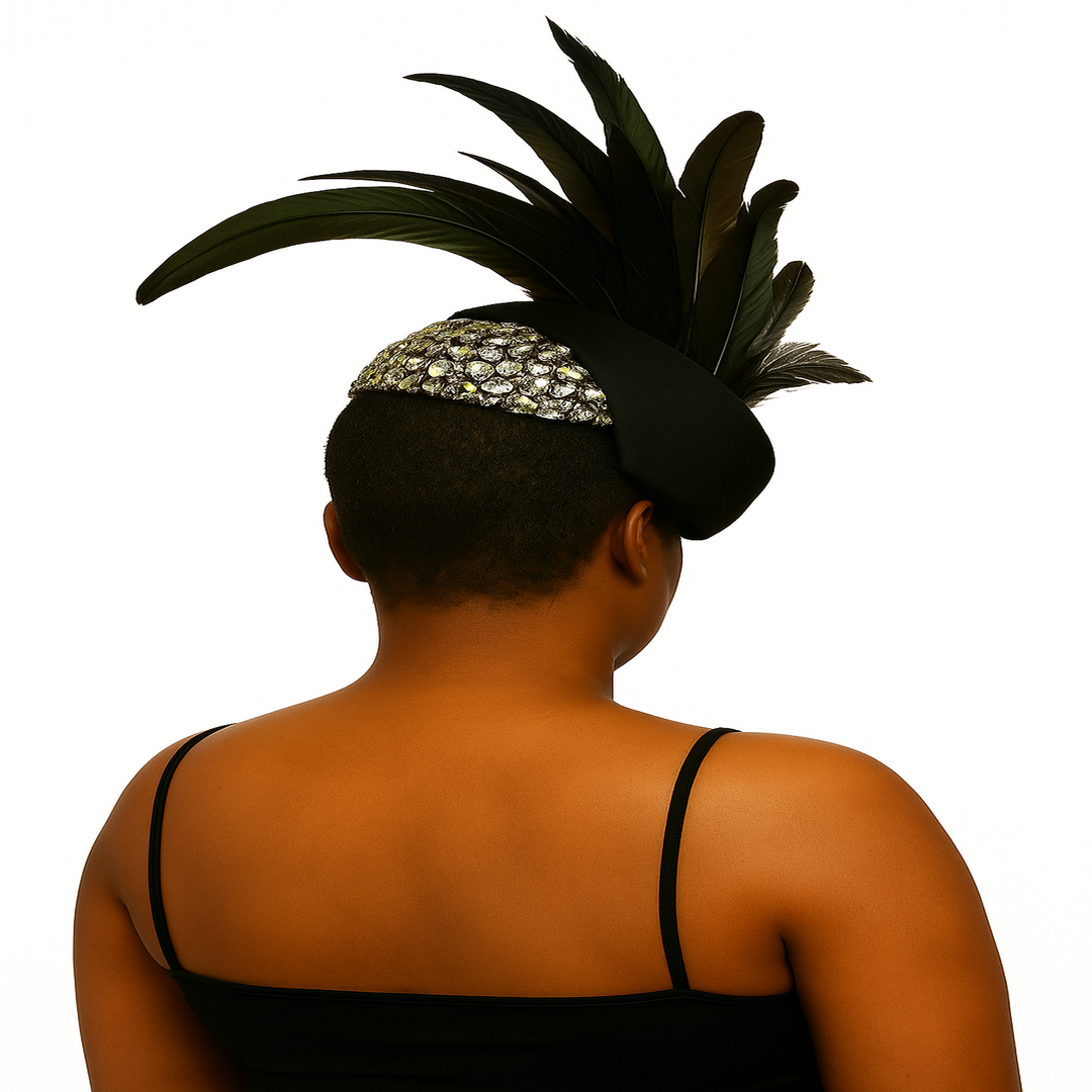 Tocado de cacatúa con plumas negras y ribete de cristal de Whittall &amp; Shon