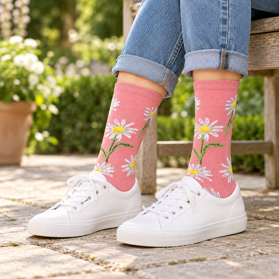 Daisy Bamboo Crew Socks: Salmon Rose