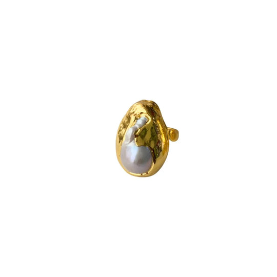 “Seasie Ring gold-plated stainless steel with sea pearl – front view”