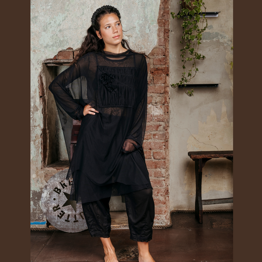 Tilly Tunic with Pleated Chest Panel & Abstract Hem – Black
