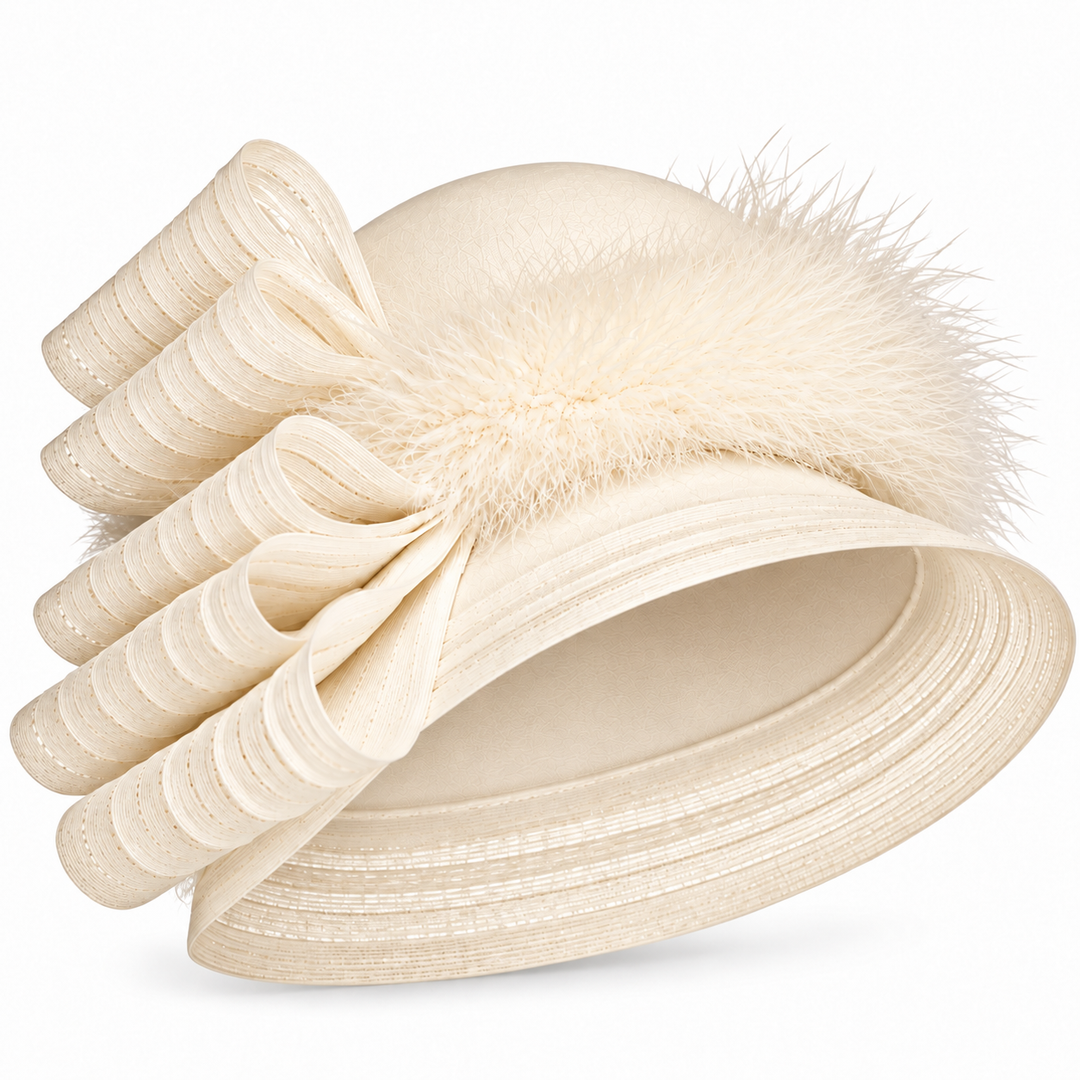 Sombrero alto con ribete de plumas y crinolina: marfil