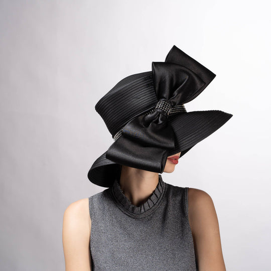 Mad Hatter With Flowy Brim Hat And Oversize Bow: Black