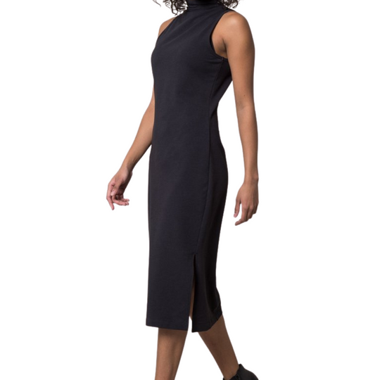 Runway Mock Neck Dress
Pulled from the runway and designed for real life, this statement dress is now updated with a thicker performance fabric, offering excellent coverage and a luxurious hand feel. With a trendy mock neck and slim fit silhouette, side slits work to highlight your natural curves. Featuring 4-way stretch, breathable fabric and a raised center seam down the back - this throw-on-and-go item masters the am-to-pm routine. FEATURES Moisture Wicking Luxuriously soft, breathable, 4-way stretch fab