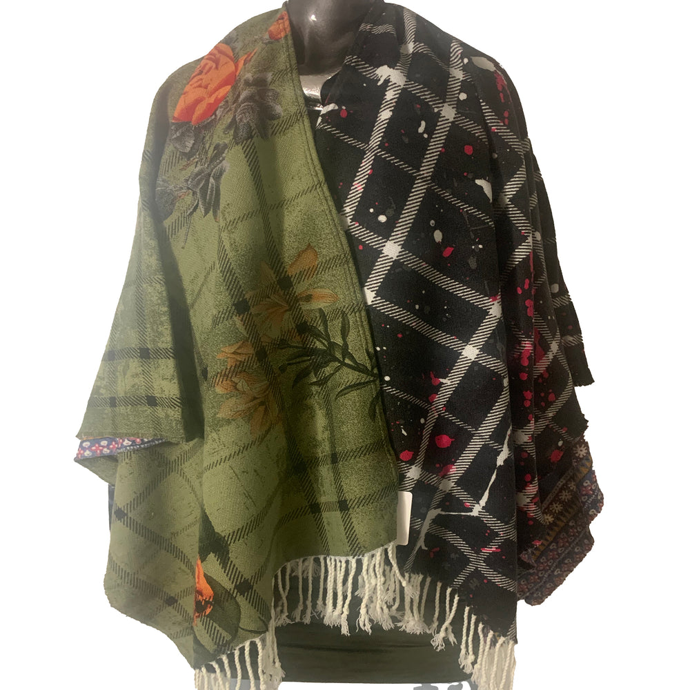 Blue Moon Half & Half Reversible Poncho
This cape isn't superwoman's but it has a lot of power. To begin with, it has the power of being two capes in one because it's reversible: on both sides there is a tapestry type print but in different colour. It's knit, with fringe and it's the best way to wrap up. Put on the cape and take life by storm. Tapestry type print Reversible print in two tones Fringe on the hem Square shape 55 (l.) x 52 (w.) cm Care: Do not bleach Hand wash Do not dry clean Do not tumble dry