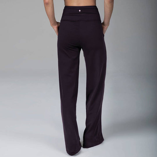 High Waist Wide Leg Pant (Coffee)
Why we love this: These stunning yoga dress pants have a flattering, waist-nipping high-rise, for the perfect fusion of workout-wear & street style. Features: KiraGrace PowerStrong: Feels like cotton, keeps you dry High-rise, 32" inseam Slimming high waist w/side pockets Made in U.S.A. of imported fabric Kira Grace Power Strong: Supplex/Spandex *SUPPLEX® combines the traditional appeal of cotton with the performance benefits of modern fiber technology. Supplex fabrics are b