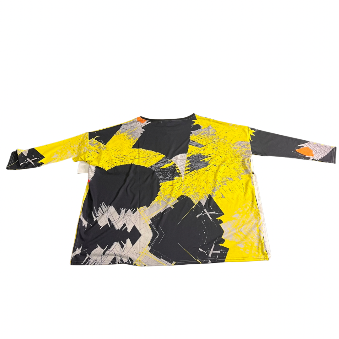 Andrea Geer Oversized Tee - Yellow Lines
This colorful, super comfortable one-of-a kind stretchy cotton pullover is digitally printed from Andrea’s original abstract paintings onto the fabric to create a dynamic combination of color and pattern. Details: long sleeves banded collar side vents relaxed oversized fit 95% cotton, 5% spandex cool delicate wash, lay flat to dry
Andrea Geer Oversized Tee - Yellow Lines
This colorful, super comfortable one-of-a kind stretchy cotton has long sleeves banded collar sid