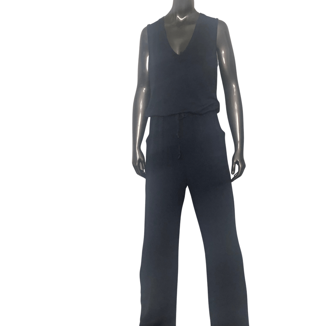 Belair Jumpsuit - Marine
This USA made comfy marine navy blue jumpsuit by Southcott Threads is the ideal outfit for any summer event. It is easy going with short back neck vent. The navy color is rich. Materials: 65% Rayon 19% Cotton 14% Modal 2% Spandex Machine Wash Delicate | Lay Flat to Dry Model is wearing Size 1
Belair Jumpsuit - Marine
Perfect lightweight jumpsuit is made from Southcott's very own sweater knit. Details: 65% Rayon, 19% Cotton, 14% Modal, 2% Spandex 


$149.99
$149.99
$149.99
blue jumps