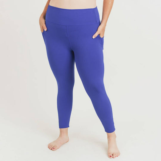 PLUS Laser-Cut Highwaist Leggings - Blue
Made of solid-colored, four-way stretch fabric, this pair of leggings are a must have to brighten up your wardrobe.: They are considered a lighter, more flattering legging without unnecessary bulging. The fold-over waistband is stitch-free for a more comfortable fit. Details: laser-cut edges and a hybrid of non-sewn panels for the pockets. 75% polyester, 25% spandex. Laser-cut and bonded. Tummy control. Moisture-wicking. Four-way stretch. Made in Vietnam
PLUS Laser-C