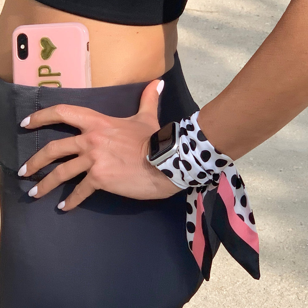 Wristpop - Bombshell White Print - 100% Artificial Silk
Our 100% Art Silk Bombshell White print is machine wash cold & hang dry or dry clean. Wristpop Apple Watch Connectors available for Apple Watch Series 1, 2, 3, 4, 5. In Stainless Steel, Rose Gold, Black, Gold. Sizes 38mm, 40mm, 42mm, 44mm. 100% Satisfaction Guaranteed!
Wristpop - Bombshell White Print - 100% Artificial Silk
Our 100% Art Silk Bombshell White print is machine wash cold & hang dry or dry clean. Apple Watch Connectors available for Apple