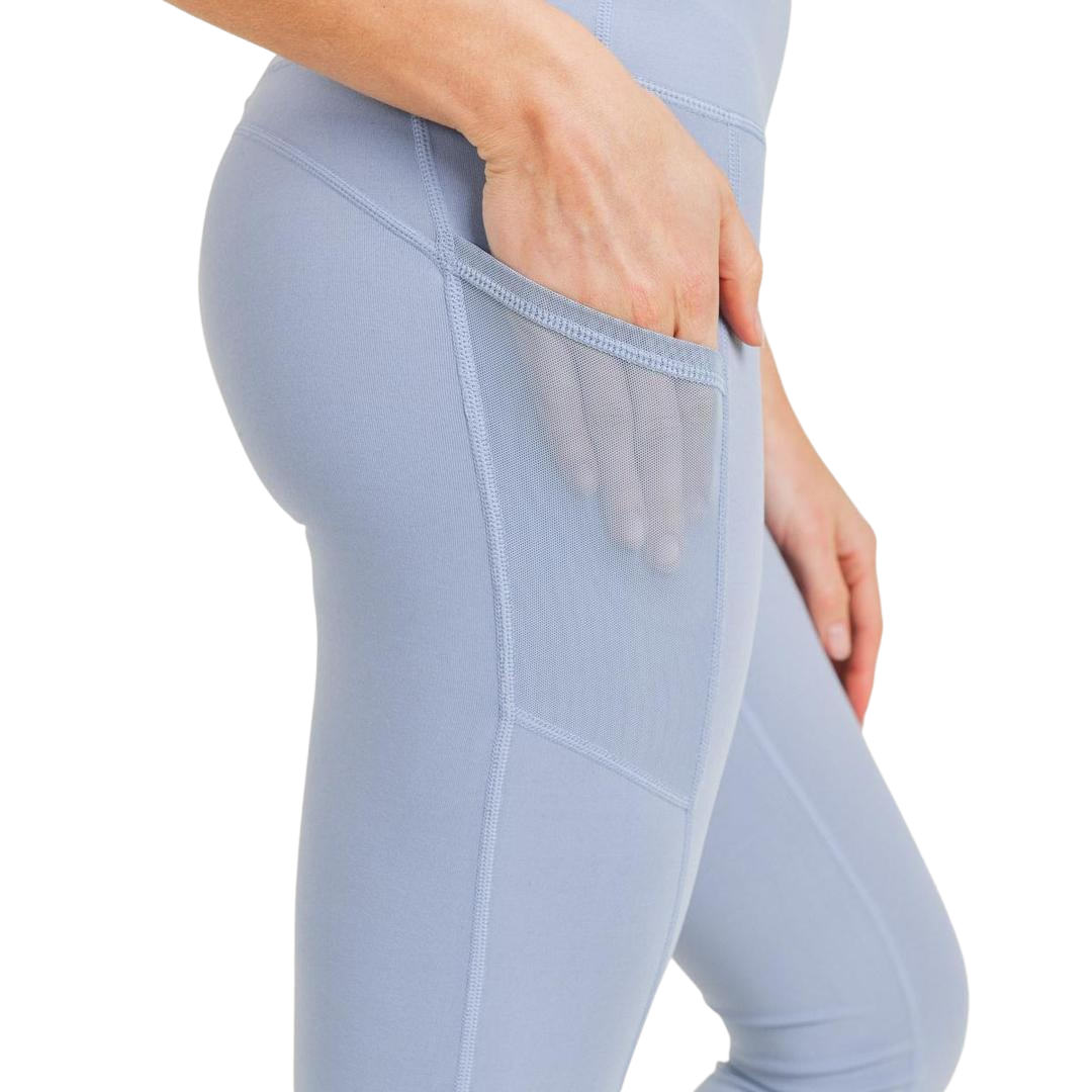 Essential Leggings with Mesh Pockets - Ocean
Crafted using Supplex® and Lycra® blend, these true performance leggings offer abs support, sleek and flattering seamlines, as well as a deep mesh pocket on each side. Fabric & Care: 80% Supplex®, 20% Lycra® Tummy control. Moisture wicking. Four-way stretch. Imported
Essential Leggings with Mesh Pockets - Ocean
Crafted using Supplex® Lycra® blend, true performance leggings offer abs support, sleek and flattering seamlines, as well as a deep mesh pocket on each si