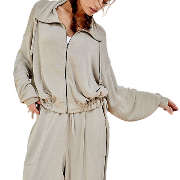 Goldie Jacket & Drawstring Sweatpants
Goldie Drawstring Waistband Hi-Rise Sweatpant These cool and comfortable, slouchy high-rise harem sweatpants are a great statement piece. Drawstring waistband Cinched ankles Hip pockets FP Movement A destination for the life well-lived, Free People Movement offers performance-ready activewear, practice-perfect styles and beyond-the-gym staples. We believe in the power of community, in supporting and lifting each other up and always #movingtogether. Care/Import Machine W