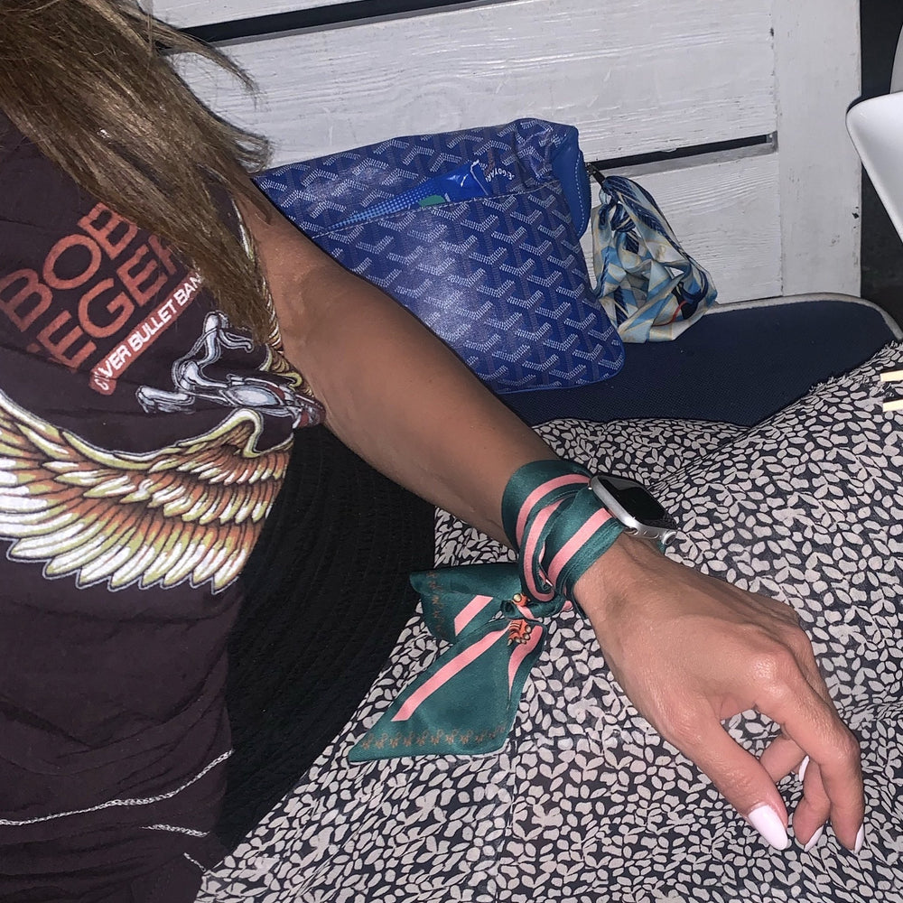 Wristpop - Green Rugby Stripe - 100% Artificial Silk
Our 100% Art Green Rugby Stripe print is machine wash cold & hang dry or dry clean. Wristpop Apple Watch Connectors available for Apple Watch Series 1, 2, 3, 4, 5. In Stainless Steel, Rose Gold, Black, Gold. Sizes 38mm, 40mm, 42mm, 44mm. 100% Satisfaction Guaranteed!
Wristpop - Green Rugby Stripe - 100% Artificial Silk
100% Art Green Rugby Stripe print is machine wash cold & hang dry or dry clean. Apple Watch Connectors available for Apple Watch Series