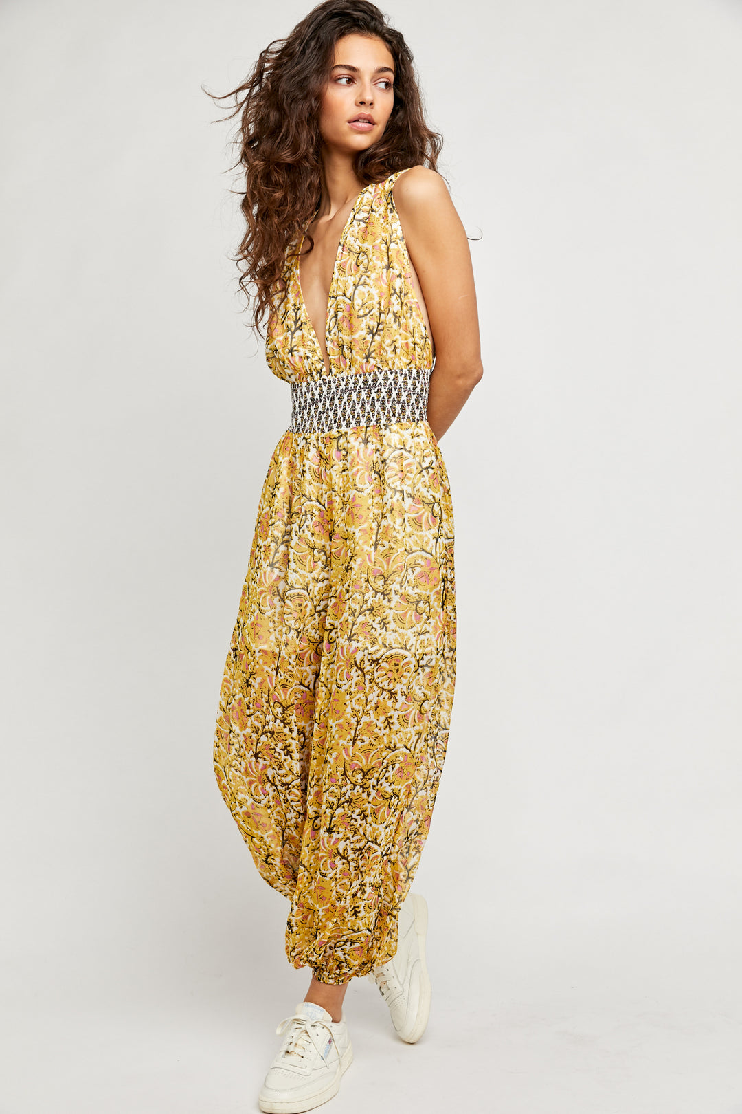 Maria's Soft Yellow Jumpsuit - Free People
Maria's Yellow Jumpsuit Free People's femme and floral one piece from our easy feeling jumpsuit. Sleeveless and cinched at the waist and bottom of the leg. Flowy silhouette and great for any event this spring & summer. Care/Import Hand Wash Cold Import
Maria's Soft Yellow Jumpsuit - Free People
Maria's Yellow Jumpsuit Femme and floral one piece from our easy feeling jumpsuit. Sleeveless and cinched at the waist and bottom of the leg. Flowy silhouette 
OB1204345
195