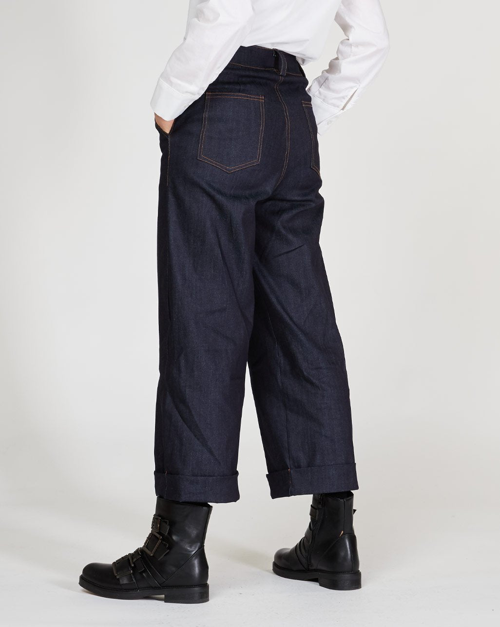 Wide Leg Cuffed Denim Trousers
Our Classic Wide Leg Pants are essential this season. Will add sophisticated flare to any look while remaining comfortable and super chic. Details: Mid-rise Button Closure Wide bottoms Full length Fit: Wide fit Fabric: Organic-dyed, medium weight, sturdy cotton with a soft and refined finish. Made in Italy
Wide Leg Cuffed Denim Trousers
Classic Wide Leg Pants are essential this season. Will add sophisticated flare to any look while remaining comfortable & super chic. Mid-rise,
