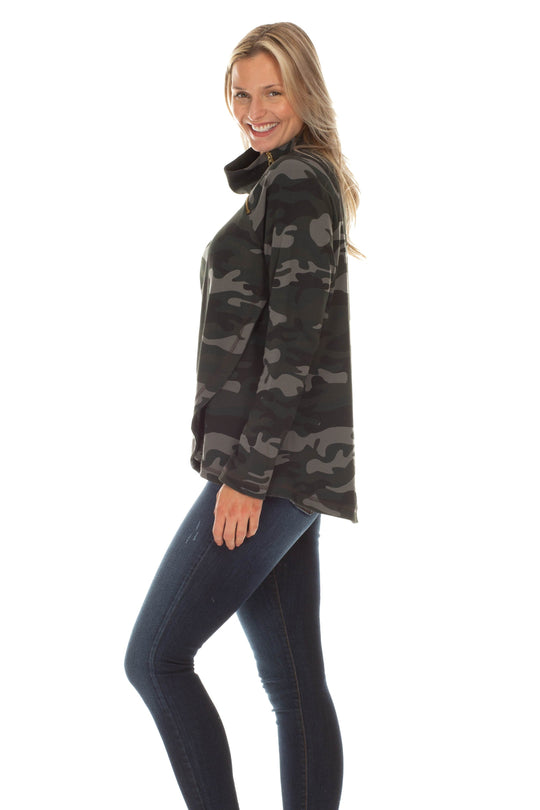 Lexington Long Sleeve Sweatshirt
The Lexington Sweatshirt is one of our best-sellers this season! The interlock-modal fabric gives a comfortable texture you can't beat! Wear the Lexington Sweatshirt while binge watching Netflix, or while going to a Haunted House this fall! Camo Gold zipper detailing Relaxed fit Size small measures 23 3/4" from highest shoulder point Model is 5'10" and is wearing a S 66% Modal, 29% Nylon, 5% Spandex Machine wash on cold, hang to dry Made in Peru
Lexington Long Sleeve Sweatsh