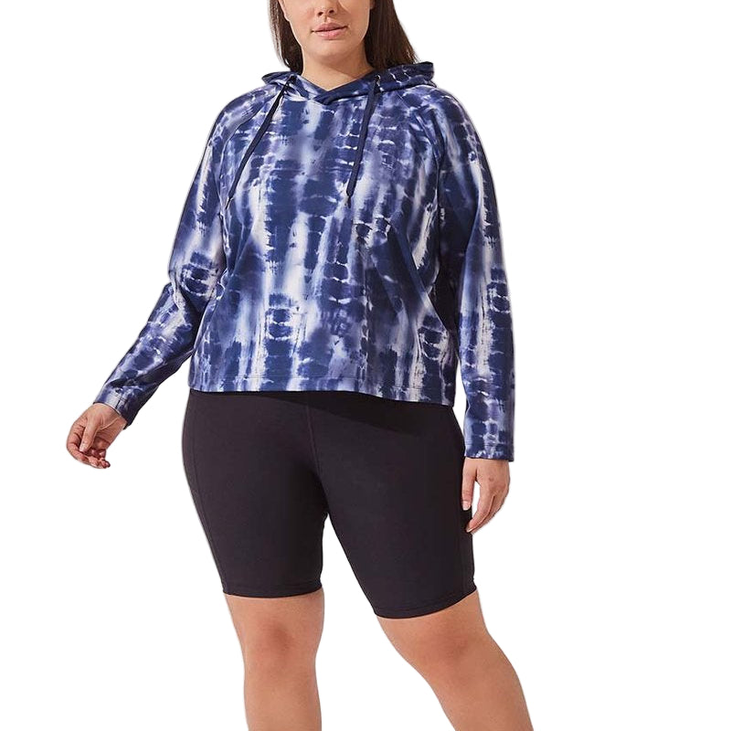 Swagger Cropped Hoodie - Plus
Tie-dye is back in a big way with the Swagger Recycled Polyester Cropped Hoodie featuring luxuriously soft sustainable fabric. The perfect post-workout pop-over, this simple hoodie with drawcords and a trendy cropped length, is big on style. Find your fave medley of colors and rock this ‘90s inspired trend that’s here to stay. FEATURES Recycled Peached Interlock Jersey Offers excellent coverage, 4-way stretch & breathability Sustainable Style Fabric is sustainably sourced using