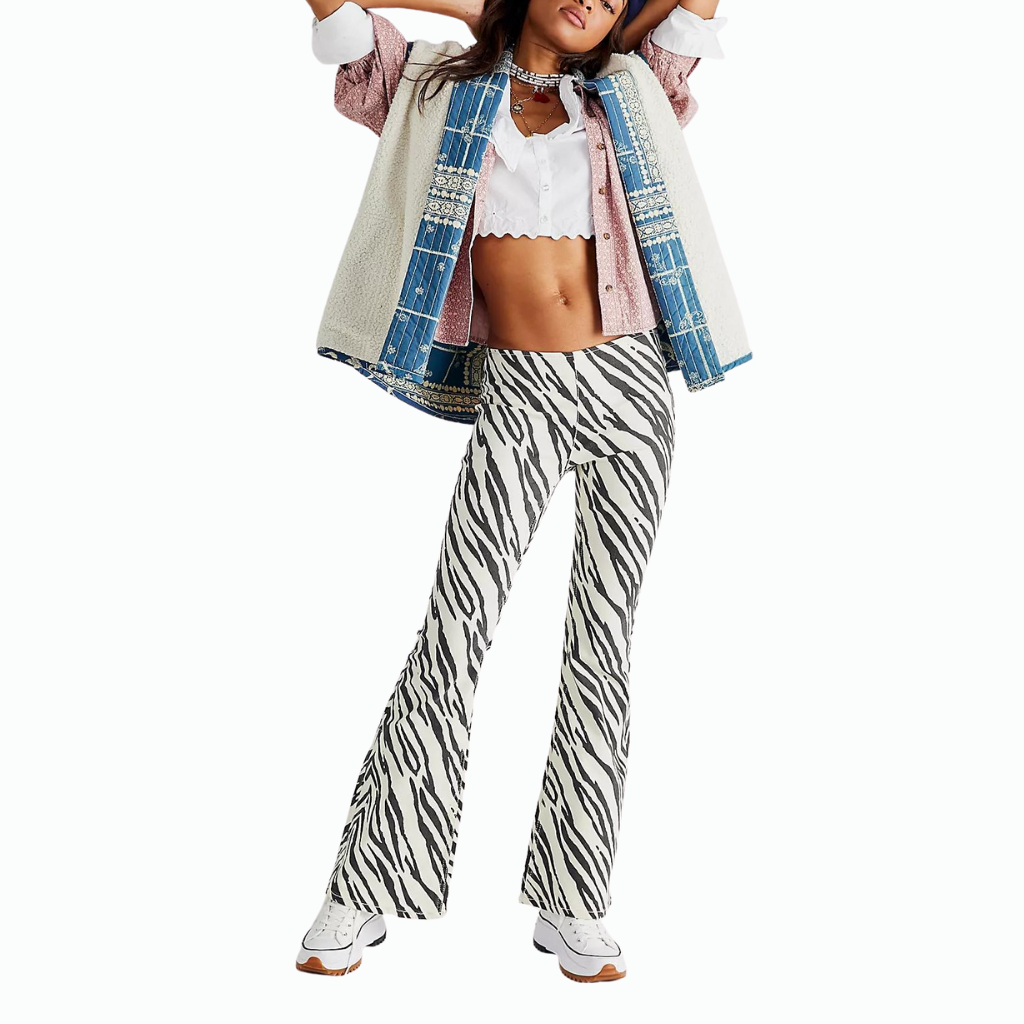 Penny Pull-On Printed Flare Jeans
Classic Free People pull-on flares are in a bold boho print featured in a mid-rise with an elastic waistband. Clean silhouette with a flat front & perfectly placed back pockets Flare leg Stretch fabric Back knee seam detailing Care/Import Machine Wash Cold Import Measurements for size 28 Hips: 34 in Waist: 30.5 in Inseam: 34.25 in Rise: 9.25 in Content: 22% Polyester 23% Rayon 2% Spandex 53% Cotton
Penny Pull-On Printed Flare Jeans
Free People pull-on flares are in a bold b