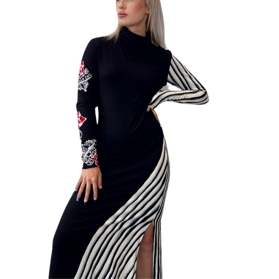 Crowd Dress - Retro Roses Girl
The designer duo wants to empower those who wear the brand’s pieces through fabulous fabric and flattering silhouettes. Artfully designed in an original motif to create an unexpected look, this turtleneck dress has a figure-hugging fit and high slit. This Rock ’N Karma FALL dress is a sleek and chic choice for any occasion. About Me 85% Rayon, 15% Lycra “Miracle Fabric” 2 way stretch for a move-with-you-feel Hand Painted Original Design Designed for a fitted silhouette Fabric