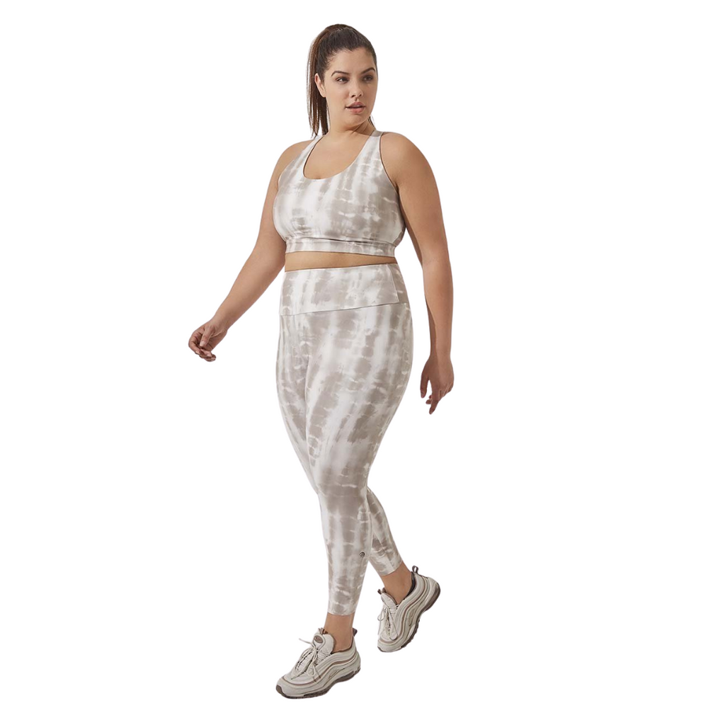 Strive Leggings - Neutral Tie Dye
Made for movement, the Strive High Waisted Recycled Polyester 7/8 Legging features sustainable fabric in a variety of ultra-trendy prints, boasting excellent coverage, breathability and compression in all the right spots. Top features include a wide supportive waistband with a concealed pocket and clean-finished seams for 360-degree comfort and coverage Features Recycled Peached Interlock Jersey Offers excellent coverage, 4-way stretch & breathability Sustainable Style Fabr
