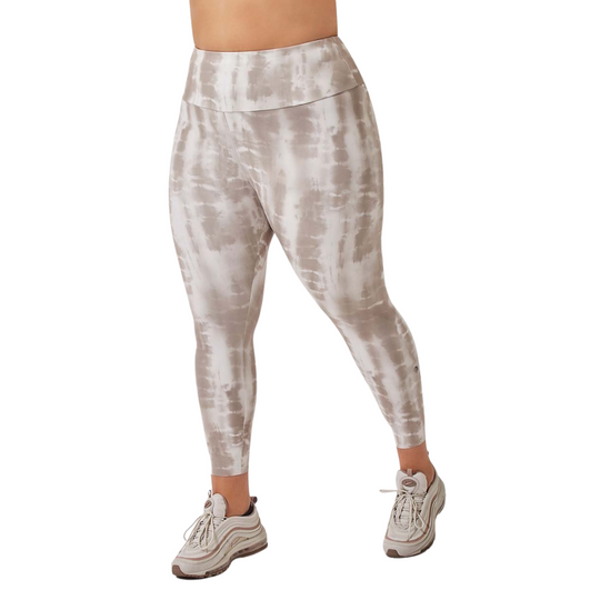 Strive Leggings - Neutral Tie Dye
Made for movement, the Strive High Waisted Recycled Polyester 7/8 Legging features sustainable fabric in a variety of ultra-trendy prints, boasting excellent coverage, breathability and compression in all the right spots. Top features include a wide supportive waistband with a concealed pocket and clean-finished seams for 360-degree comfort and coverage Features Recycled Peached Interlock Jersey Offers excellent coverage, 4-way stretch & breathability Sustainable Style Fabr