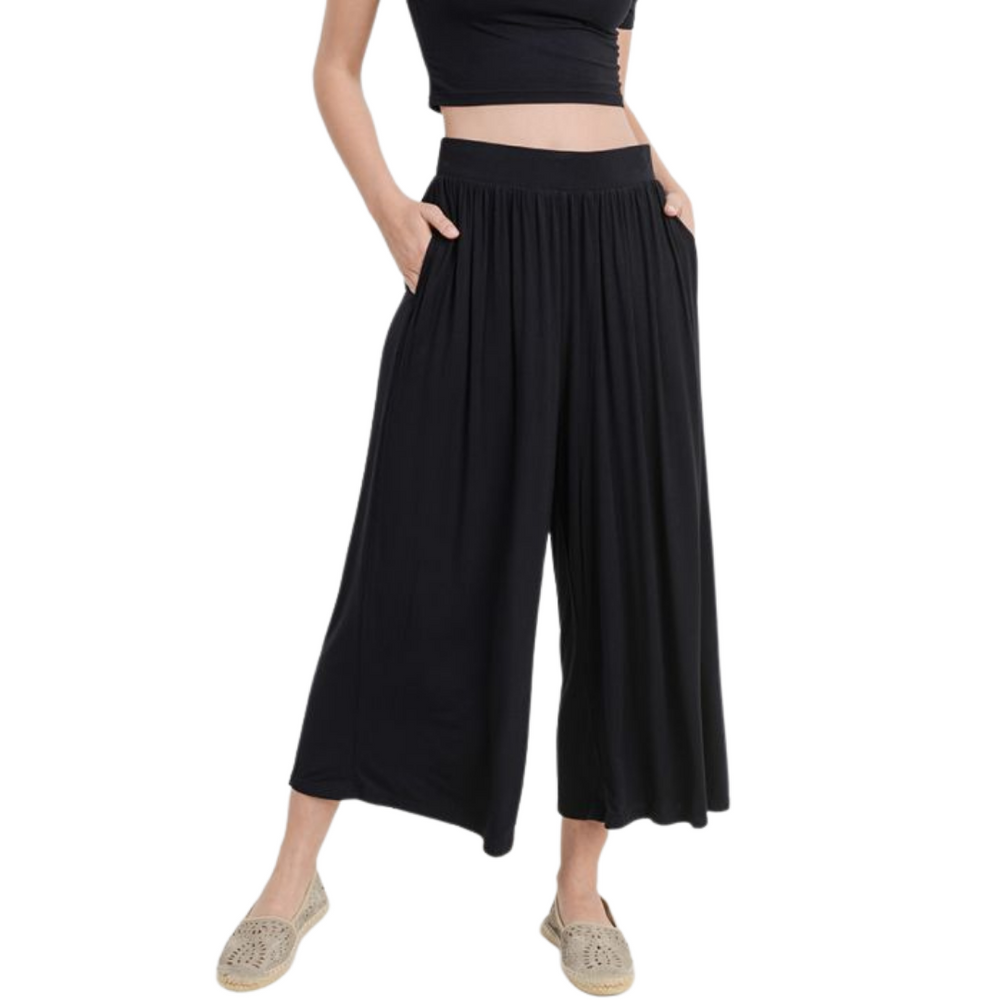 Ruched Palazzo Capri Pants Washed Black
Ruched Palazzo Capri Pants - Washed Black These stylish wide-legged pants are constructed using breathable Bamboo-spandex fabric blend and feature flattering ruched accent on the top (creating a drape effect) and side pockets. Features: Ruched Palazzo Capri Pants Washed Black 95% Bamboo, 5% spandex. Ships in 10 - 14 days.
Ruched Palazzo Capri Pants Washed Black
These stylish wide-legged ruched capri length pants are constructed using breathable Bamboo-spandex fabric b