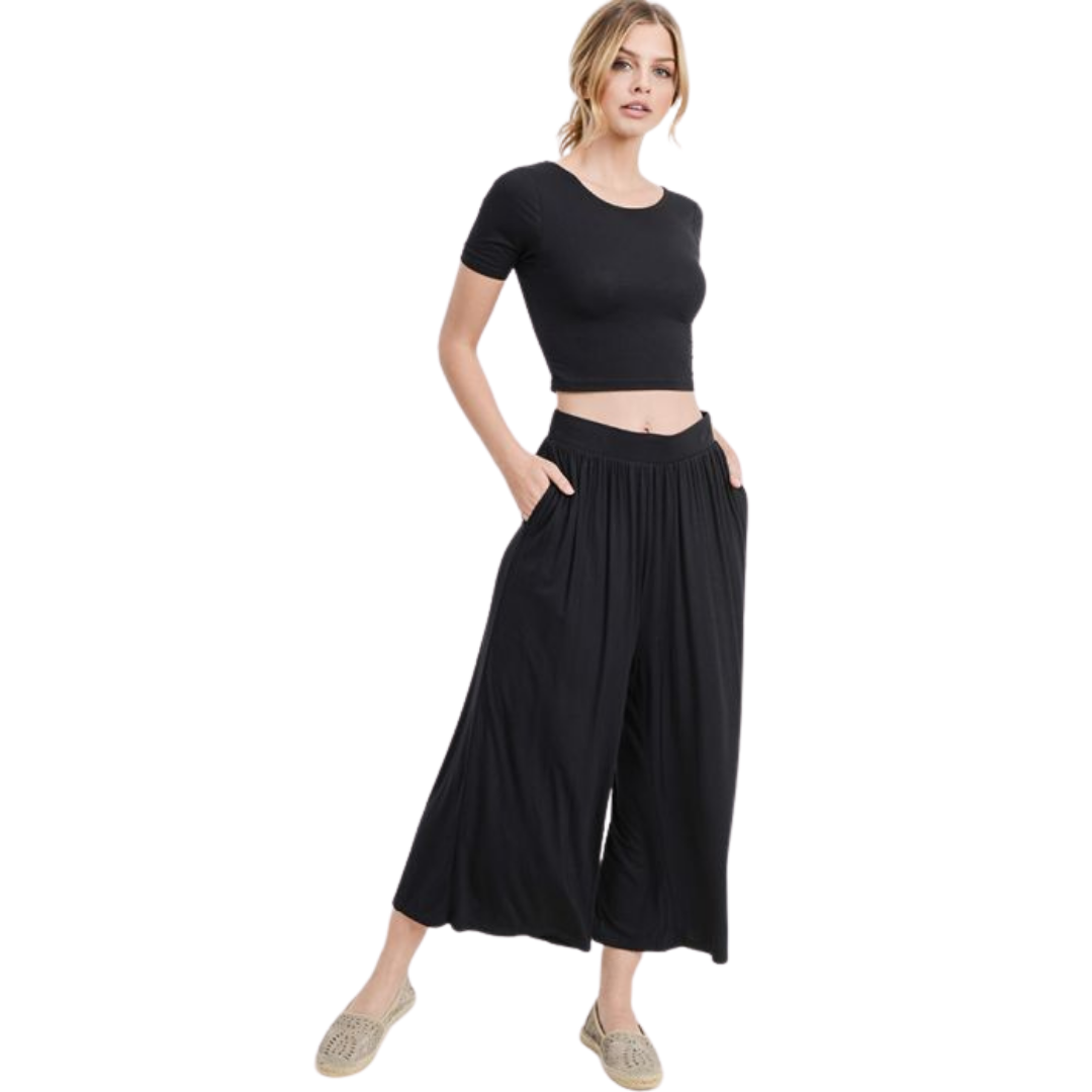Ruched Palazzo Capri Pants Washed Black
Ruched Palazzo Capri Pants - Washed Black These stylish wide-legged pants are constructed using breathable Bamboo-spandex fabric blend and feature flattering ruched accent on the top (creating a drape effect) and side pockets. Features: Ruched Palazzo Capri Pants Washed Black 95% Bamboo, 5% spandex. Ships in 10 - 14 days.
Ruched Palazzo Capri Pants Washed Black
These stylish wide-legged ruched capri length pants are constructed using breathable Bamboo-spandex fabric b