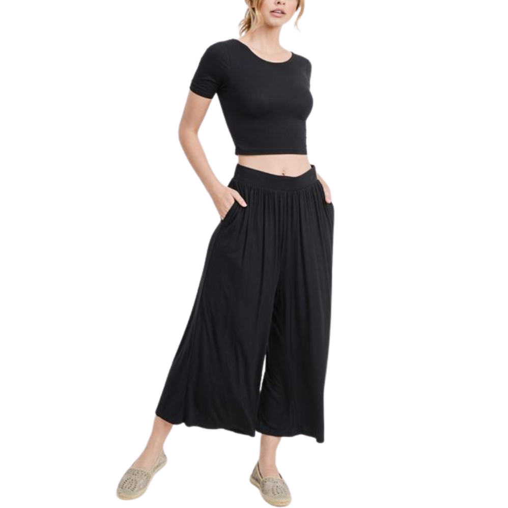 Ruched Palazzo Capri Pants Washed Black
Ruched Palazzo Capri Pants - Washed Black These stylish wide-legged pants are constructed using breathable Bamboo-spandex fabric blend and feature flattering ruched accent on the top (creating a drape effect) and side pockets. Features: Ruched Palazzo Capri Pants Washed Black 95% Bamboo, 5% spandex. Ships in 10 - 14 days.
Ruched Palazzo Capri Pants Washed Black
These stylish wide-legged ruched capri length pants are constructed using breathable Bamboo-spandex fabric b