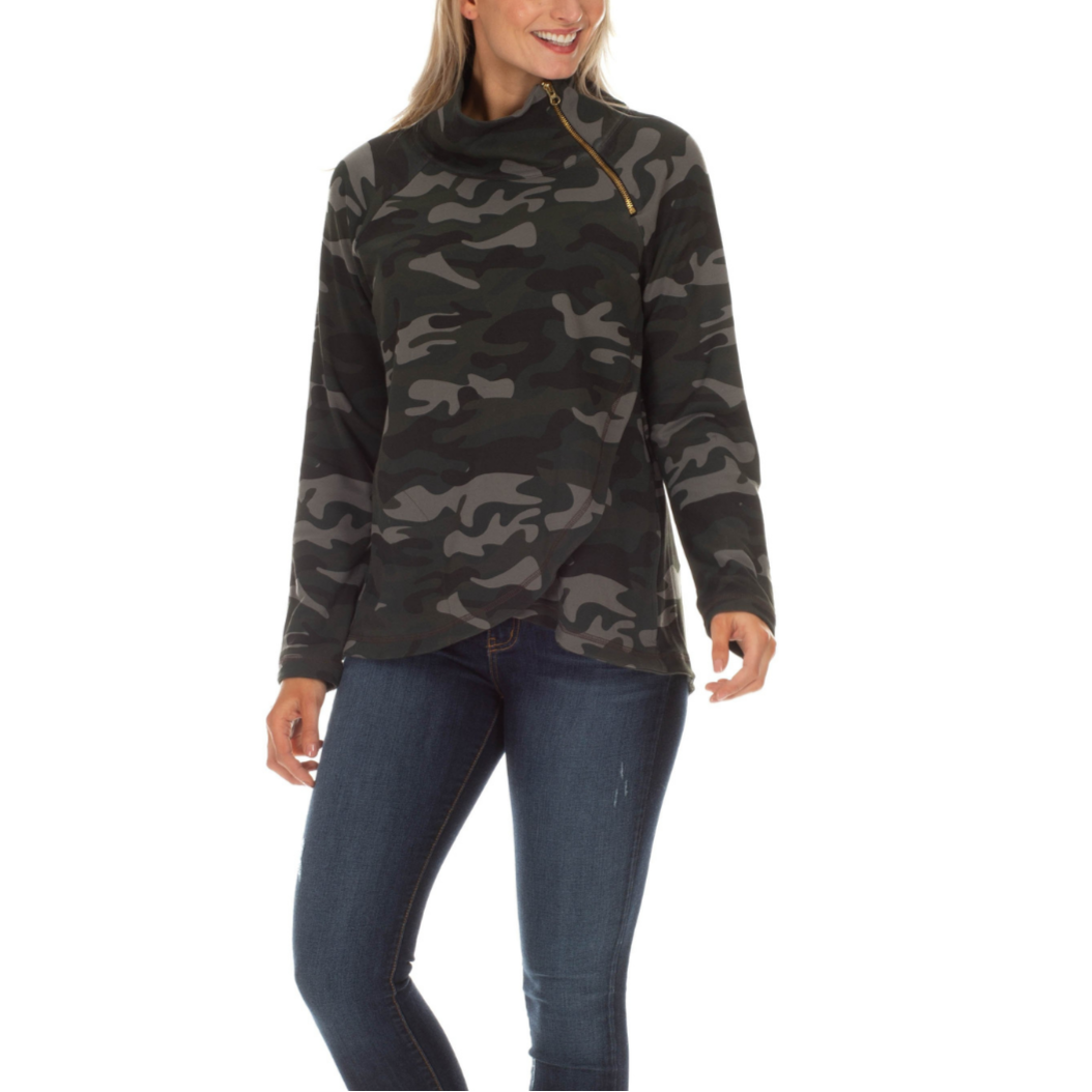 Lexington Long Sleeve Sweatshirt
The Lexington Sweatshirt is one of our best-sellers this season! The interlock-modal fabric gives a comfortable texture you can't beat! Wear the Lexington Sweatshirt while binge watching Netflix, or while going to a Haunted House this fall! Camo Gold zipper detailing Relaxed fit Size small measures 23 3/4" from highest shoulder point Model is 5'10" and is wearing a S 66% Modal, 29% Nylon, 5% Spandex Machine wash on cold, hang to dry Made in Peru
Lexington Long Sleeve Sweatsh