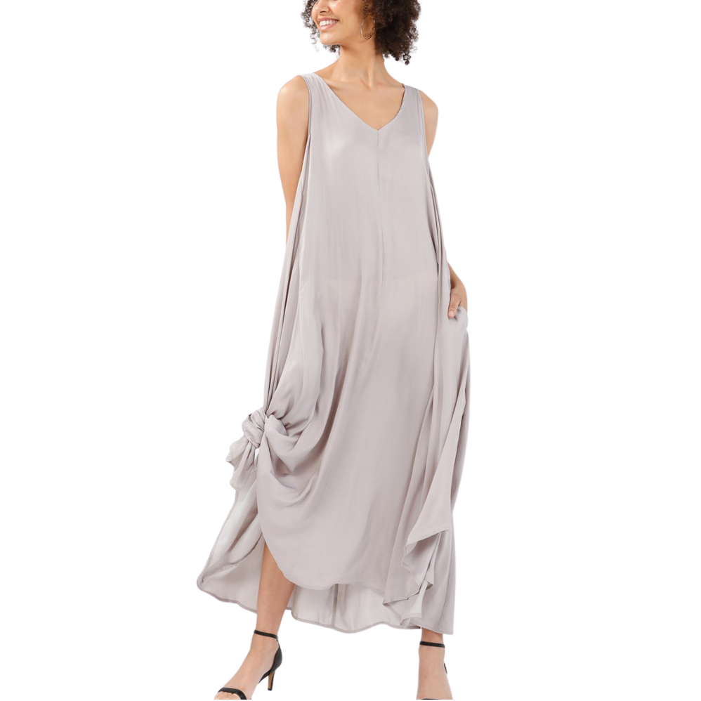 Navigation Dress - Mouse Silky
Navigate your way through the summer events calendar with this versatile statement piece. Designed to be worn 6 different ways, the Navigation Dress is set to become the chameleon of your summer occasion-wear wardrobe. • V neckline• Sleeveless style• Side hidden pockets• Maxi dress• Multi-wear design• Relaxed fit Fabrication:100% Polyester Model is 5' 6" and is wearing a size small Front length 49" - 51" Back length 53" - 55"
Navigation Dress - Mouse Silky
Dress designed to be