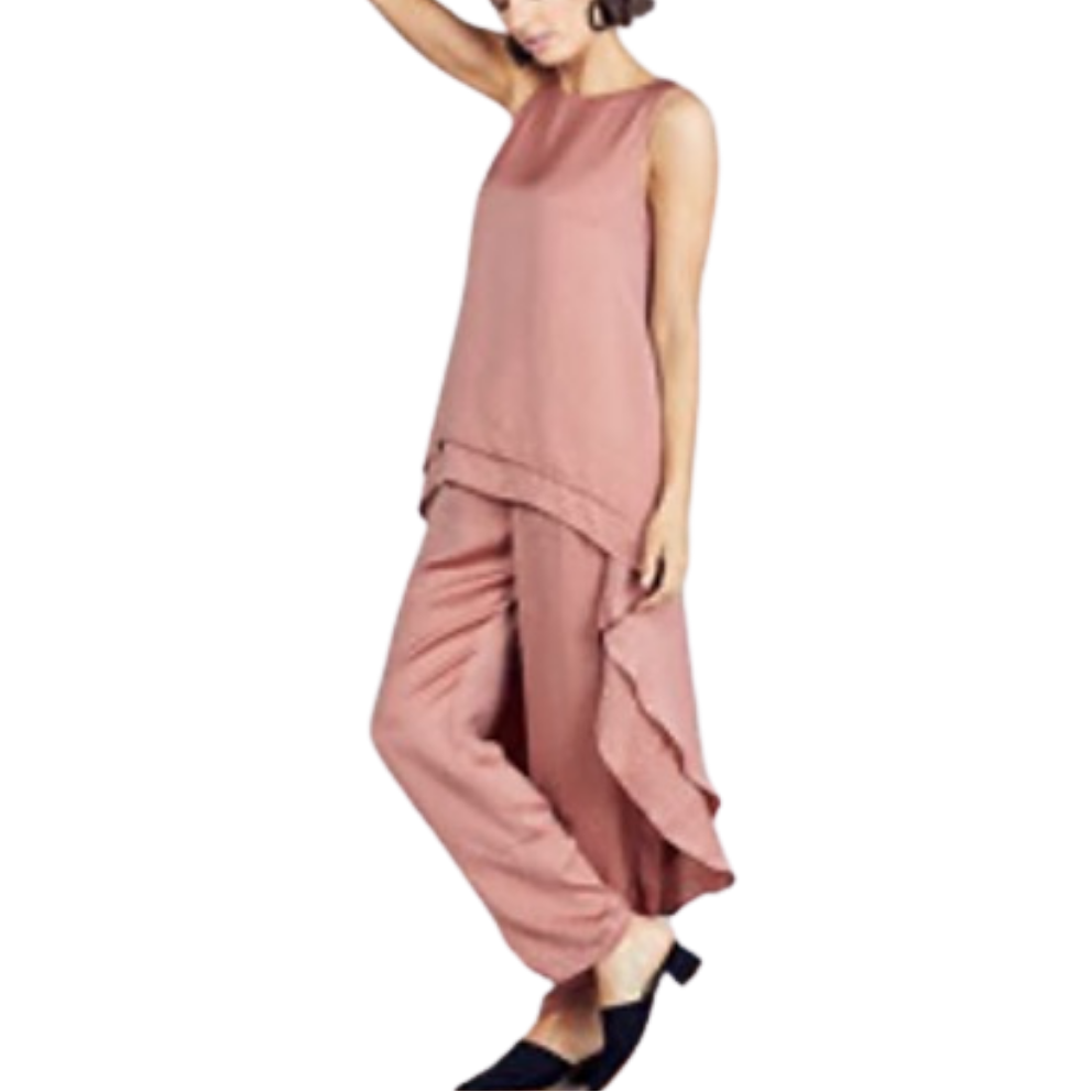 Totem Tunic Hi Low Top - Cinnamon
The ever-popular Totem Tunic is back for another season in an array of new colours, prints and fabrications. This flattering design features a double-layered cascading hemline which elongates the figure. • Round Neck• Sleeveless• Scooped high-low hem Regular fit Colour: Cinnamon Front length 26.3" - 27.5" Back length 49.6" - 50.3" Material: 100% Polyester
Totem Tunic Hi Low Top - Cinnamon
Flattering design features a double-layered cascading hemline which elongates the figu