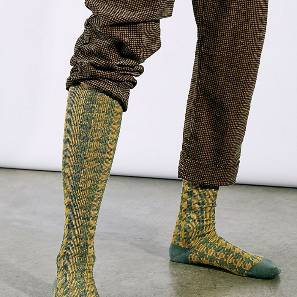 Hounds Tooth Over the Knee Sock - Chartreuse
Preppy chic with a wink, these over-the-knee socks featured in a classic houndstooth print with a slim-fitting stretch fit and waffle-weave knit design. Wear them with loafers, boots, platforms, sneakers and heels. SIZE & FIT INFORMATION – One size, comfortably fits a US size 5-9 / EU size 35-40
Hounds Tooth Over the Knee Sock - Chartreuse
Over-the-knee socks featured in a classic houndstooth print with a slim-fitting stretch fit and waffle-weave knit design.
hou