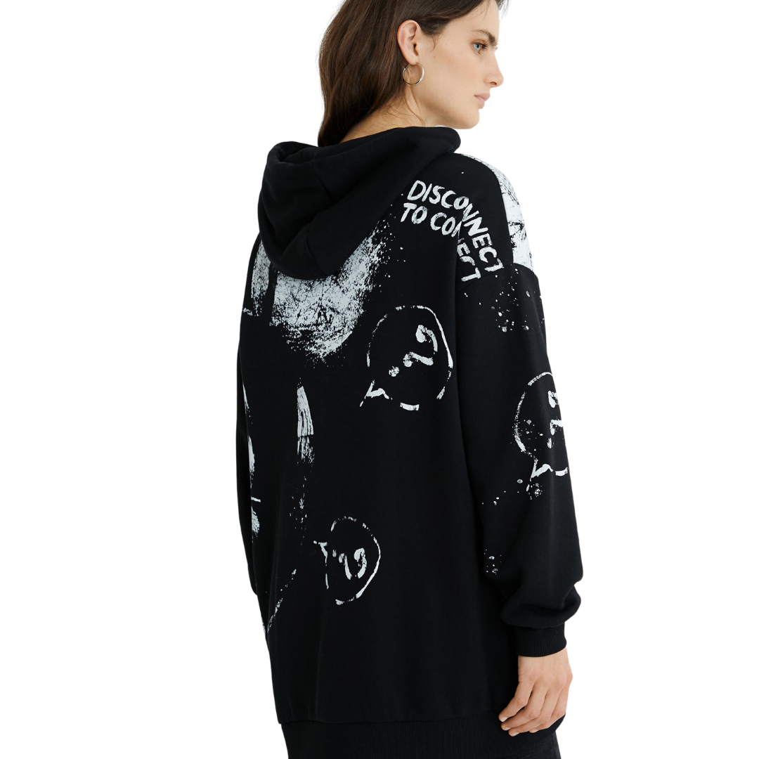 Mickey Oversize Hooded Sweatshirt Dress
The illustration of a big worn Mickey Mouse face is the print of this oversize cotton sweatshirt with hood and embellishments of lettering with the same treatment in other zones of the garment. Hooded collar Worn illustration Mickey Mouse face Disney Licence Oversize fit Long sleeve SKU: 21WWSK202000 Product Sustainability Organic
Mickey Oversize Hooded Sweatshirt Dress
The illustration of a big worn Mickey Mouse face is the print of this oversize cotton sweatshirt wi
