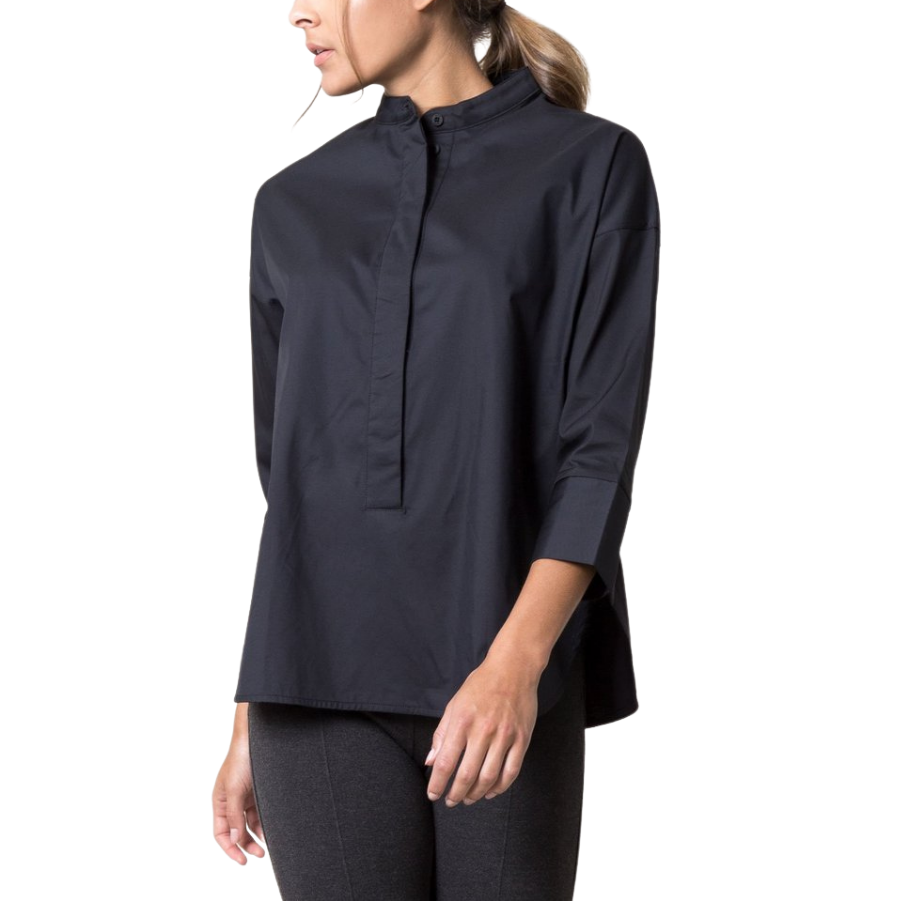 Timeless 3/4 Sleeve Organic Cotton Dress Shirt
The perfect blend of crisp cotton for a classic, structured look and soft jersey for comfort, this oversized shirt features a clean-lined, boxy silhouette. Details like a minimalist neckline, covered button-up front and exaggerated cuffs add to the modern appeal. A fresh take on a classic shirting piece, a flattering curved hemline and side slits makes this shirt perfect for pairing with trousers and jeans alike. FEATURES Stretch Organic Cotton Ultra-breathable