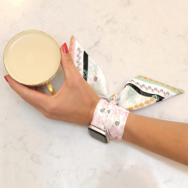 Wristpop - Jardin Print - 100% Artificial Silk
Our 100% Art Silk Jagger print is machine wash cold & hang dry or dry clean. Wristpop Apple Watch Connectors available for Apple Watch Series 1, 2, 3, 4, 5. In Stainless Steel, Rose Gold, Black, Gold. Sizes 38mm, 40mm, 42mm, 44mm. 100% Satisfaction Guaranteed!
Wristpop - Jardin Print - 100% Artificial Silk
Our 100% Art Silk Jagger print is machine wash cold & hang dry or dry clean.
Wristpop Apple Watch Connectors available for Apple Watch Series 1, 2, 3, 4, 5.