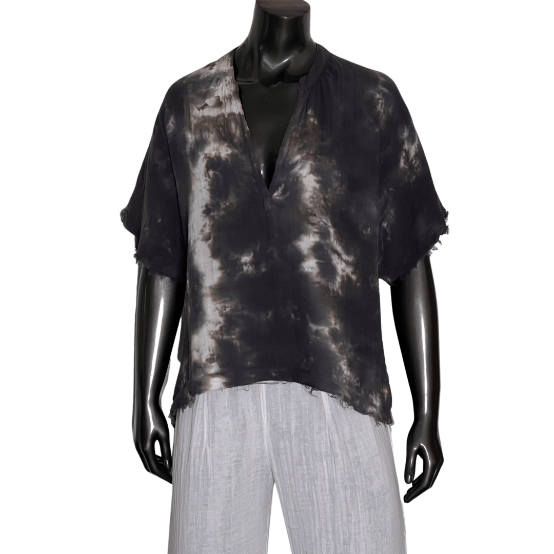 Romi Top - Smokey Cloud Tie Dye
Description Crafted from ultra-soft, luxurious cotton, our Romi Shirt is a wardrobe essential. Lightweight, effortless, and transitional. Can be styled for any occasion and is flattering on multiple body types. Product Details Flattering V neck Short sleeve Relaxed fit Natural hem Fit & Care Content: 100% Cotton Gauze Machine wash cold with like colorsDo not bleachTumble dry low or hang to dry
Romi Top - Smokey Cloud Tie Dye
Crafted from soft luxurious cotton, our Romi Shirt