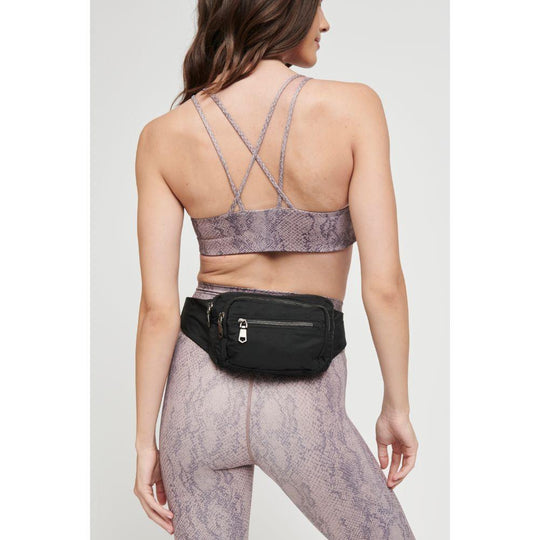 Hip Hugger Belt Bag - Black
Show your hips some love! Whether you're going to the Saturday morning farmers market or to the Friday night concert in the park, embrace your curves while keeping all of your necessities close by. The Hip Hugger is the perfect place to store your phone, lipstick, keys and cash. Wherever you go, your hips are sure to draw attention with this hands-free fashion piece. Bag Type: Belt Bag Composition: Performance water repellent Nylon Closure: Zipper Exterior Details: Front zipper p
